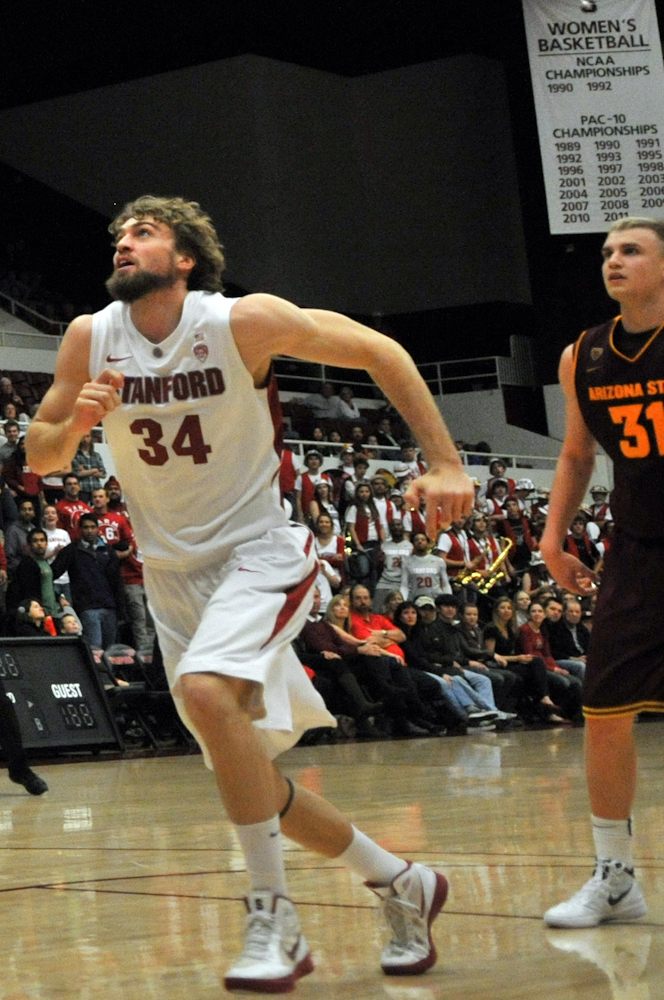 Senior forward Andrew Zimmermann had a rare start fot Stanford, finishing with seven points and seven rebounds in a 59-47 win at USC. (MIKE KHEIR/The Stanford Daily)