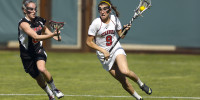 Sophomore midfielder Hannah Farr (9) (HECTOR GARCIA-MOLINA/StanfordPhoto.com)